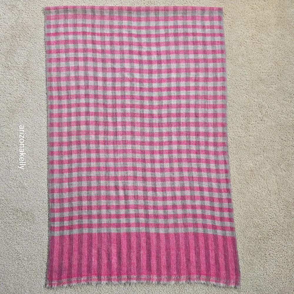 NWOT Cashmere Scarf Herringbone Pink & Grey Nepal Woven Oblong Open Weave Detail